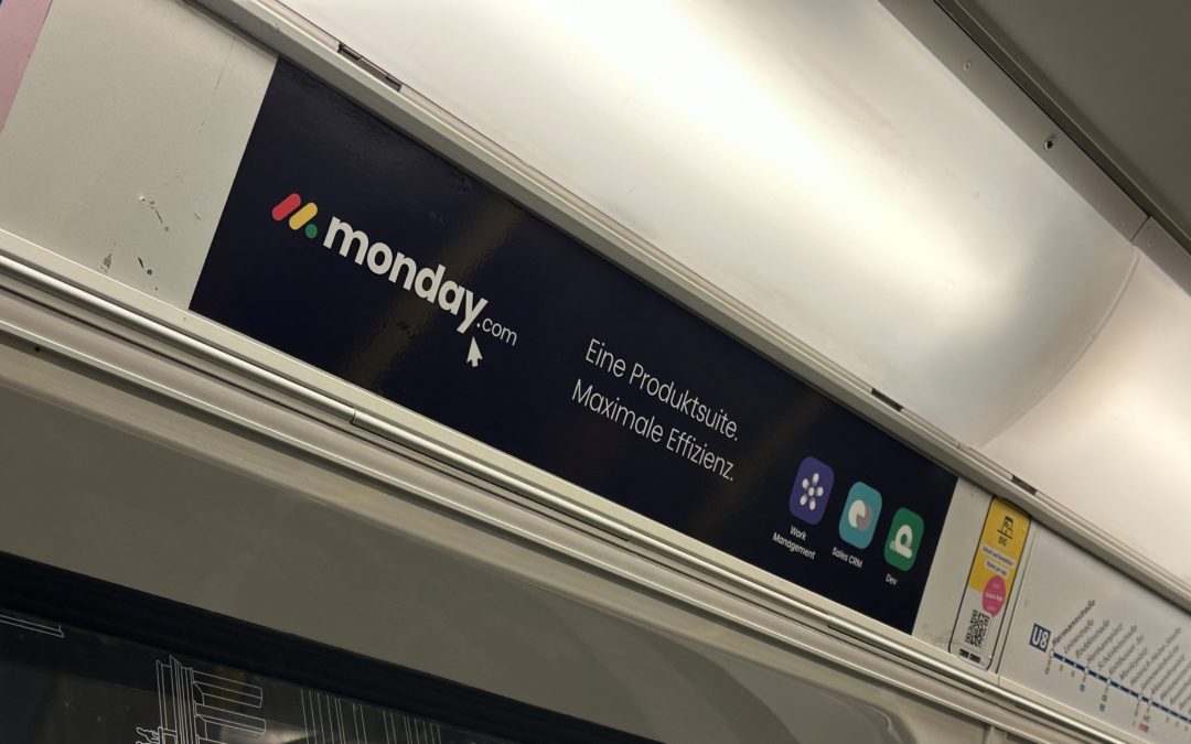 INTERIOR TRANSPORT ADS U-BAHN MONDAY.COM